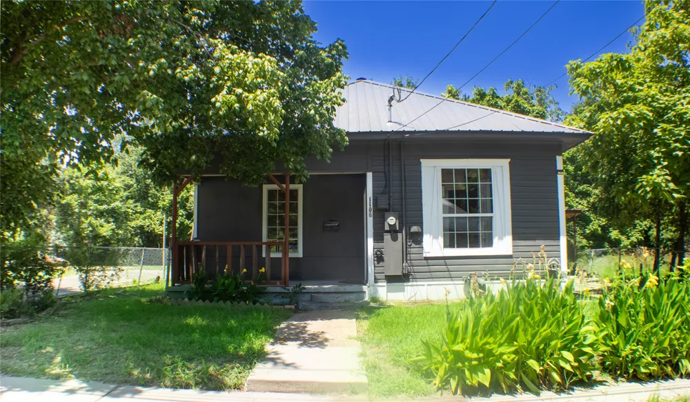 1106 6th Street SE Paris, TX 75460