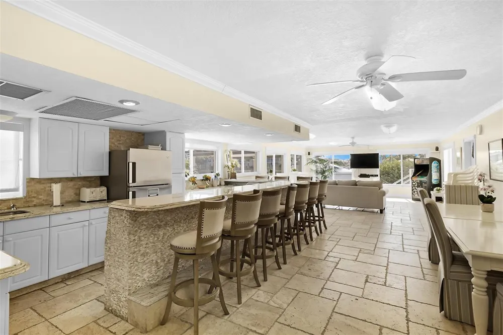 1160 Hillsboro Mile #903 Hillsboro Beach, FL 33062