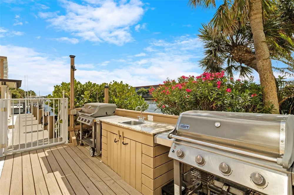 1160 Hillsboro Mile #903 Hillsboro Beach, FL 33062