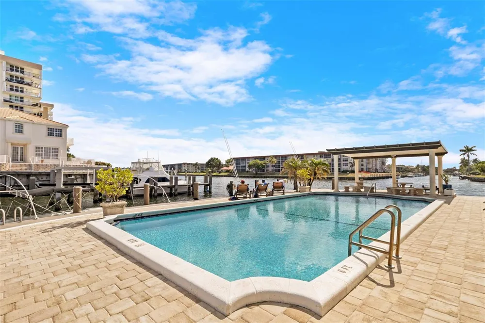1160 Hillsboro Mile #903 Hillsboro Beach, FL 33062