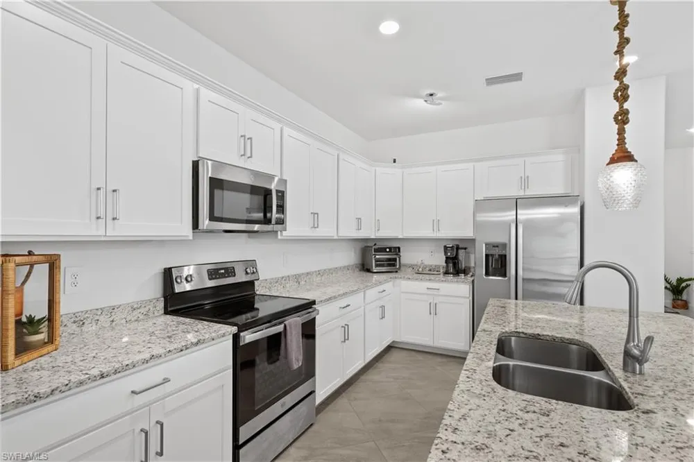 3390 Weston Manor Drive Alva, FL 33920