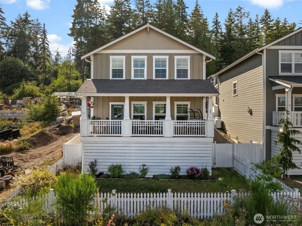 41 E Blackwell Street Allyn, WA 98524