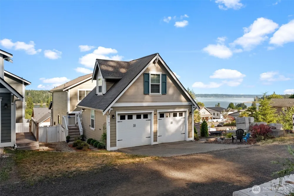 41 E Blackwell Street Allyn, WA 98524