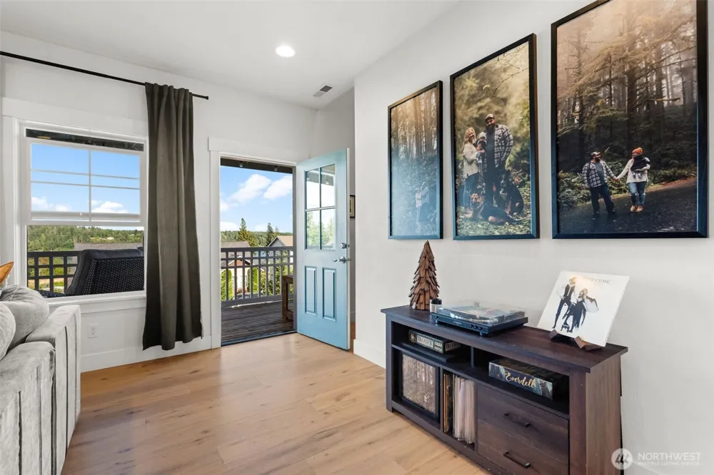 41 E Blackwell Street Allyn, WA 98524