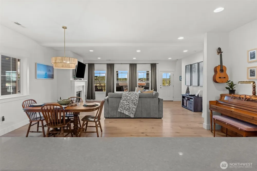 41 E Blackwell Street Allyn, WA 98524