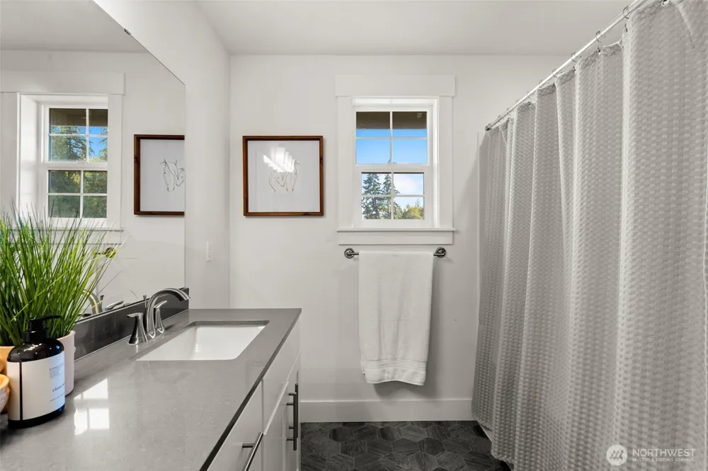 41 E Blackwell Street Allyn, WA 98524