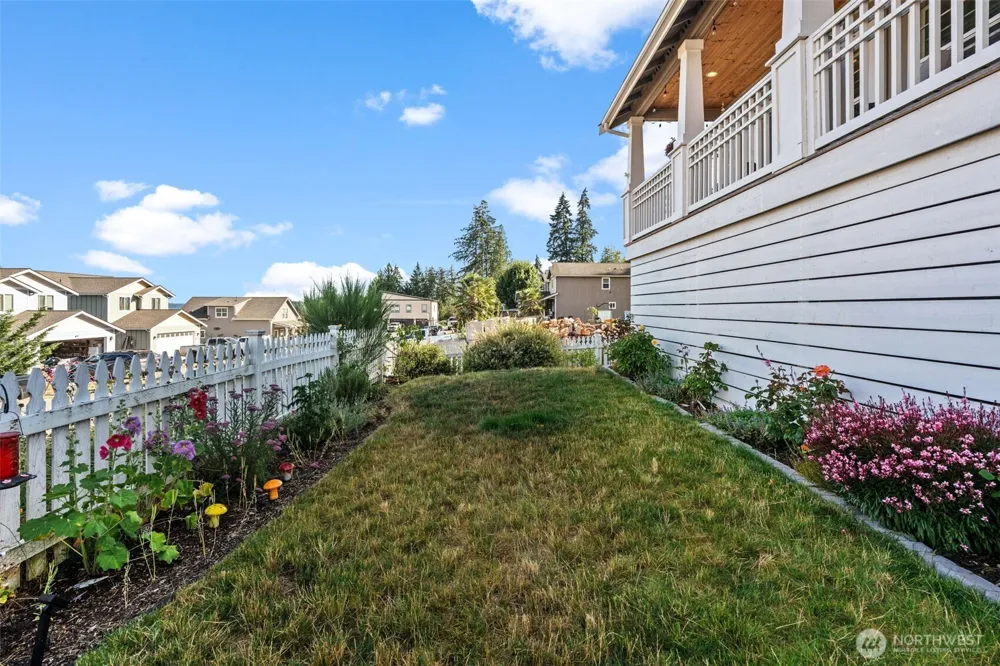 41 E Blackwell Street Allyn, WA 98524