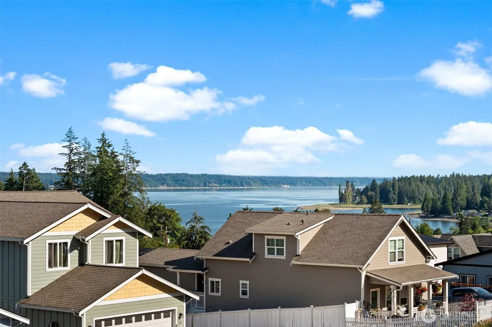 41 E Blackwell Street Allyn, WA 98524