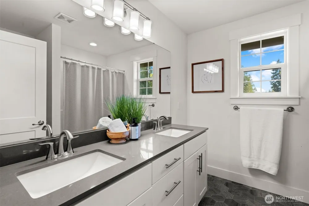 41 E Blackwell Street Allyn, WA 98524