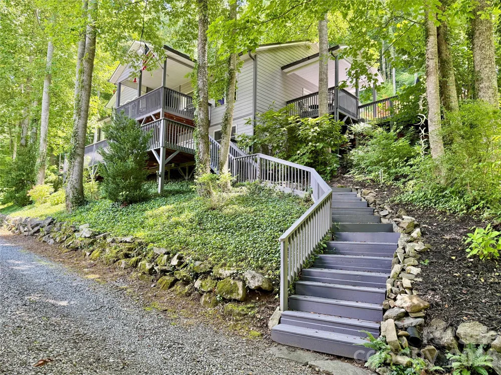 7 Higel Lane Maggie Valley, NC 28751