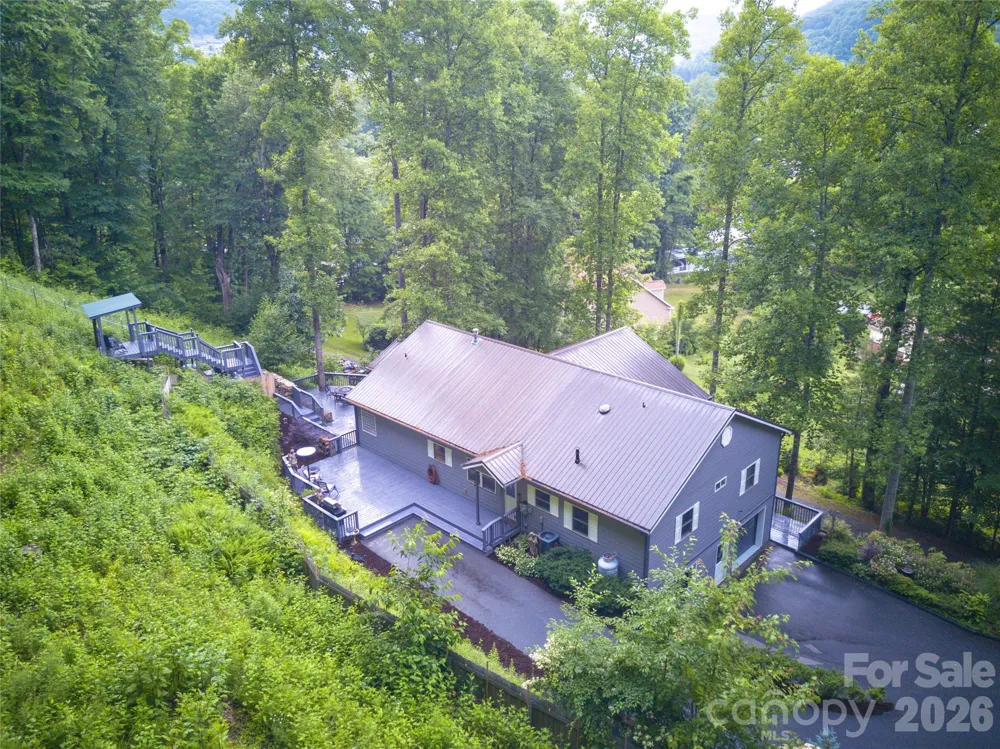 7 Higel Lane Maggie Valley, NC 28751