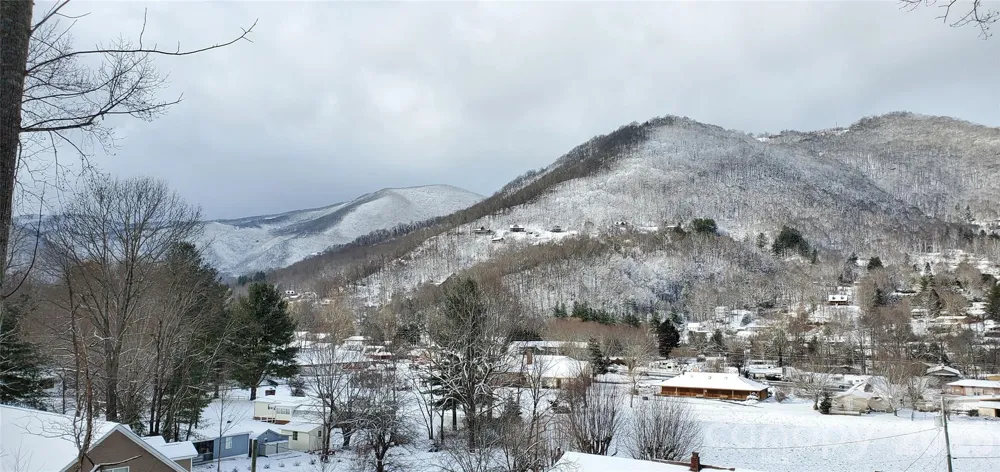 7 Higel Lane Maggie Valley, NC 28751