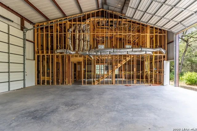 1324 Private Road 4055 Lexington, TX 78947
