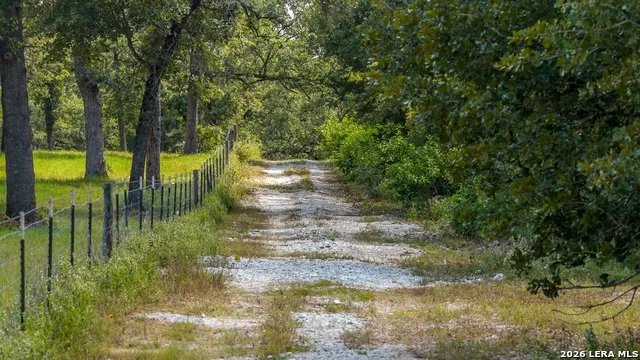 1324 Private Road 4055 Lexington, TX 78947