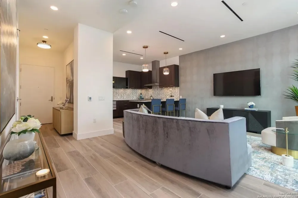 123 Lexington Avenue #1210 San Antonio, TX 78205