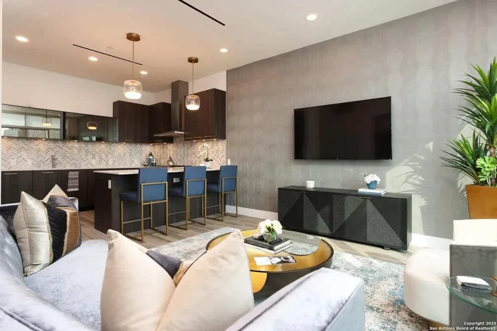 123 Lexington Avenue #1210 San Antonio, TX 78205