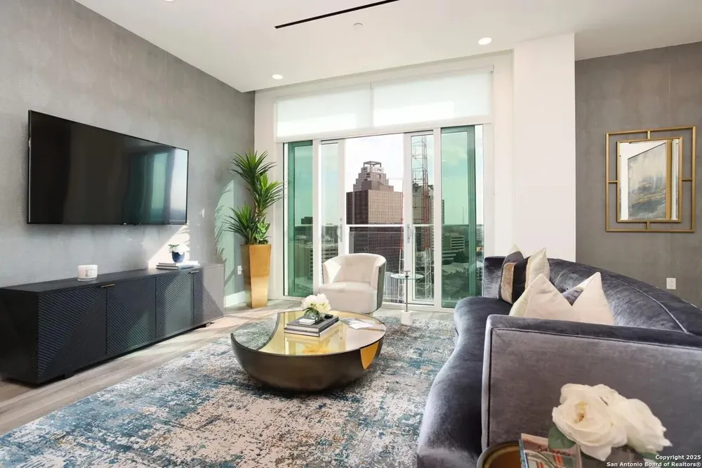 123 Lexington Avenue #1210 San Antonio, TX 78205