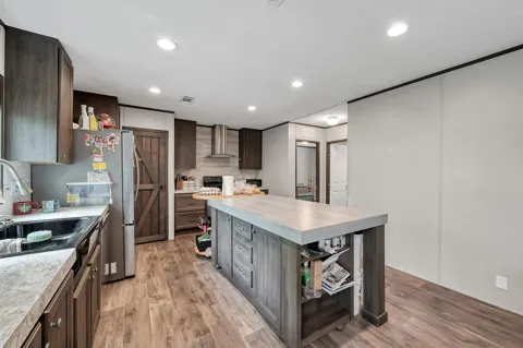 15835 Lowell