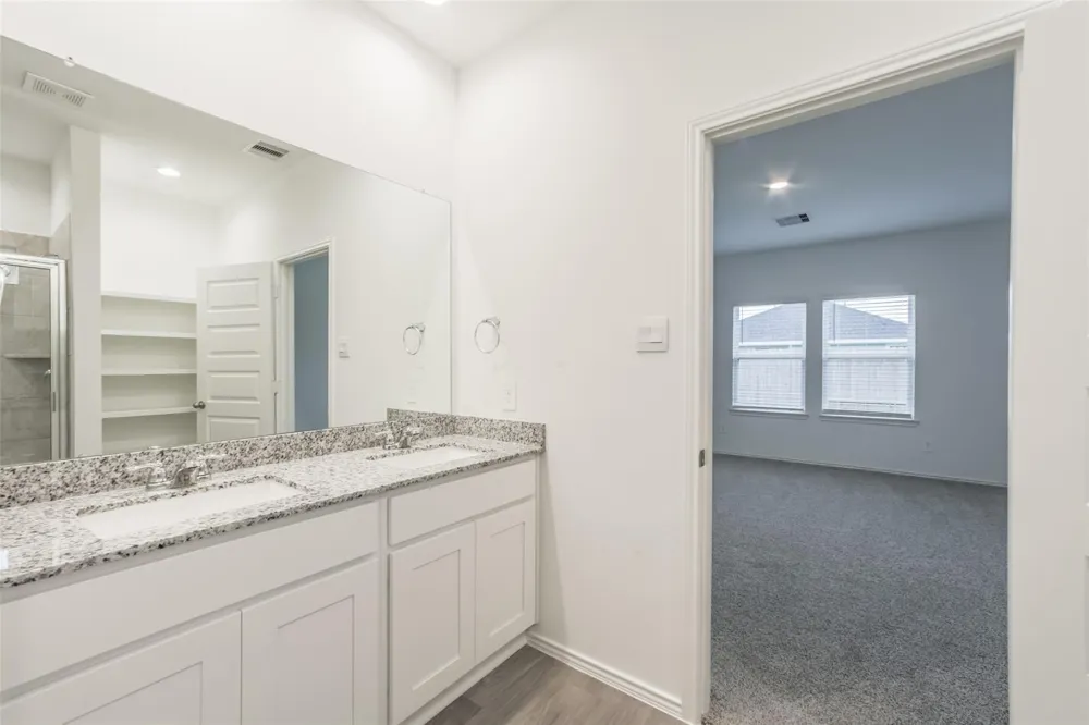 2209 Laurel Bloom Ln Sealy, TX 77474