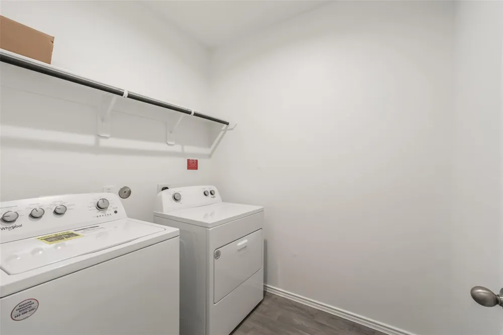 2209 Laurel Bloom Ln Sealy, TX 77474