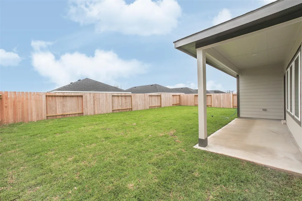 2209 Laurel Bloom Ln Sealy, TX 77474