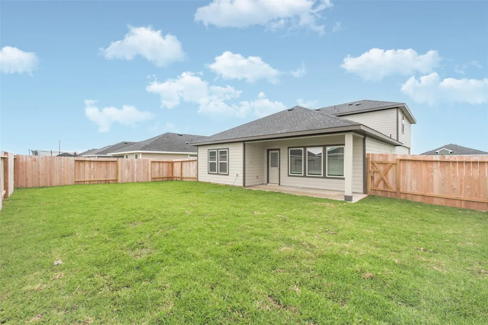 2209 Laurel Bloom Ln Sealy, TX 77474