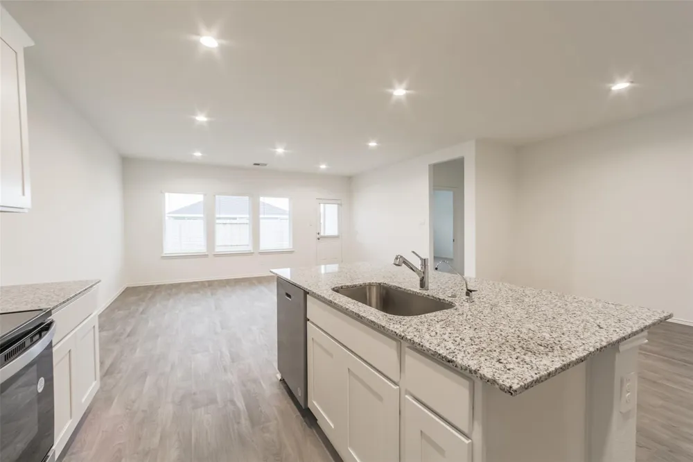 2209 Laurel Bloom Ln Sealy, TX 77474