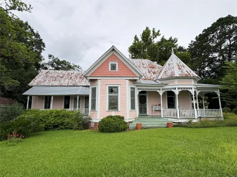 213 W Abbey Street