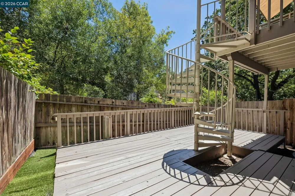 12 Heritage Oaks Rd Pleasant Hill, CA 94523