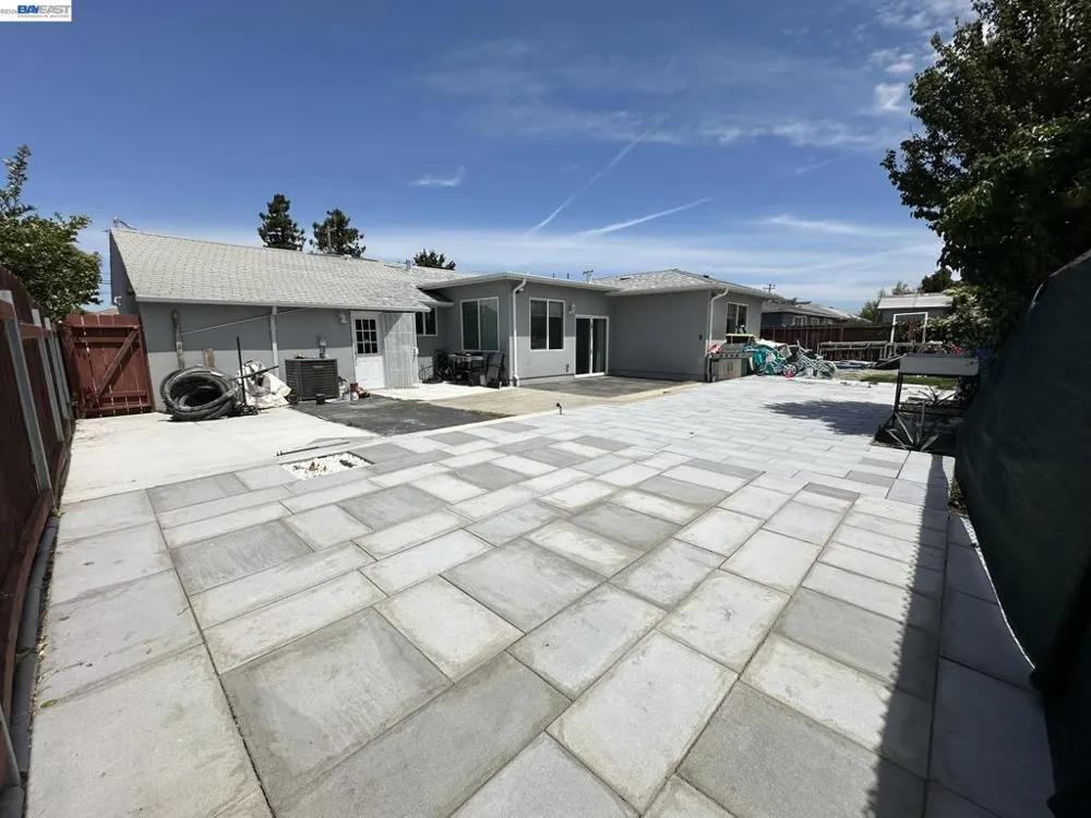 1220 ESSER AVE San Leandro, CA 94579