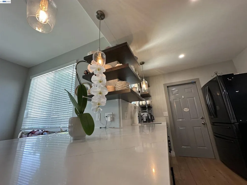 1220 ESSER AVE San Leandro, CA 94579