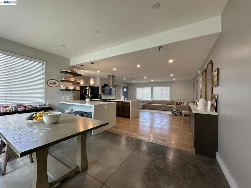1220 ESSER AVE San Leandro, CA 94579