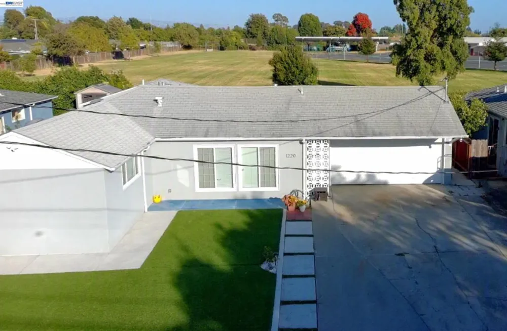 1220 ESSER AVE San Leandro, CA 94579