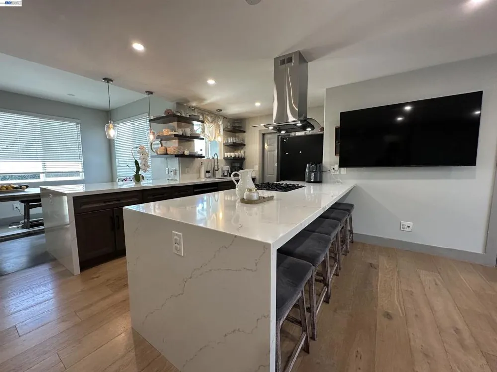 1220 ESSER AVE San Leandro, CA 94579