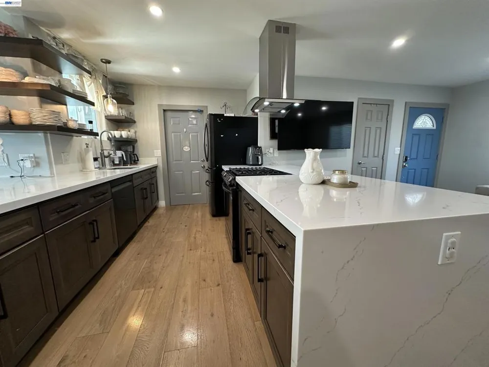 1220 ESSER AVE San Leandro, CA 94579
