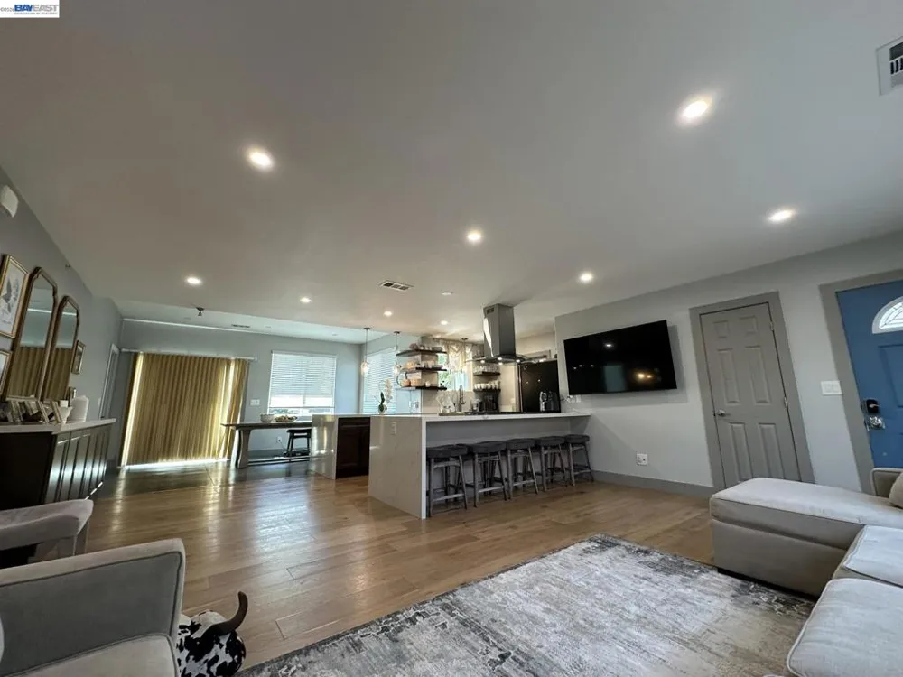 1220 ESSER AVE San Leandro, CA 94579