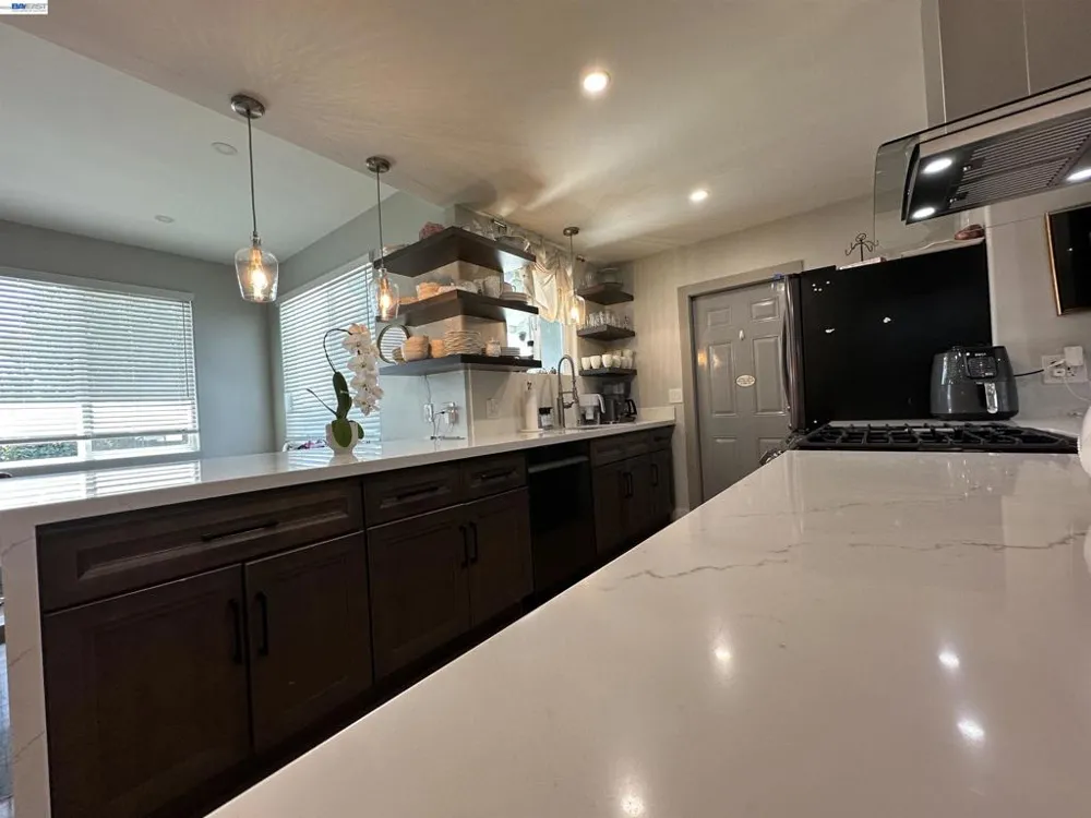 1220 ESSER AVE San Leandro, CA 94579