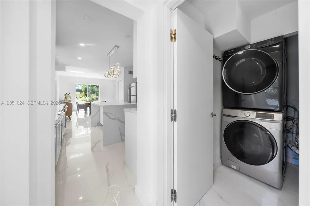 5824 Alton Rd Miami Beach, FL 33140
