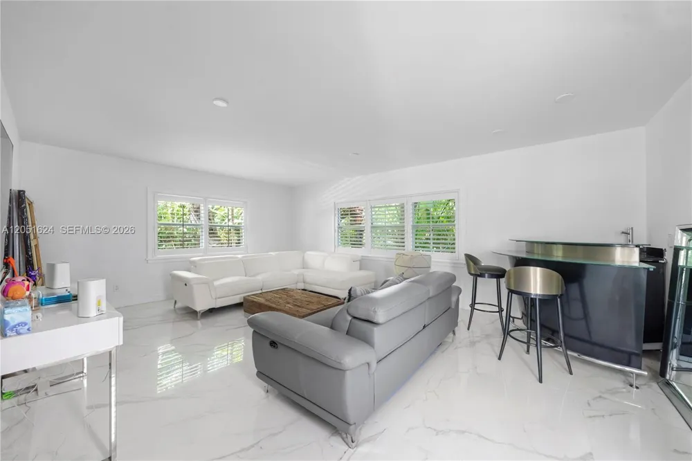5824 Alton Rd Miami Beach, FL 33140