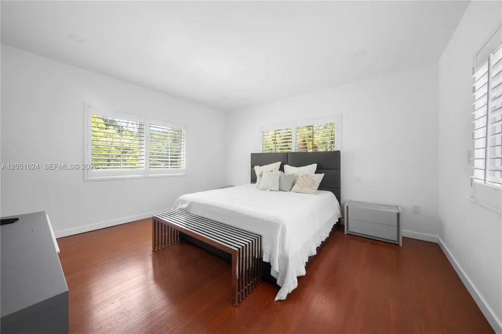 5824 Alton Rd Miami Beach, FL 33140