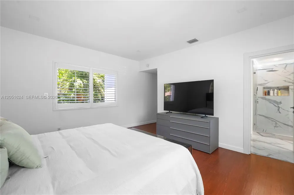5824 Alton Rd Miami Beach, FL 33140