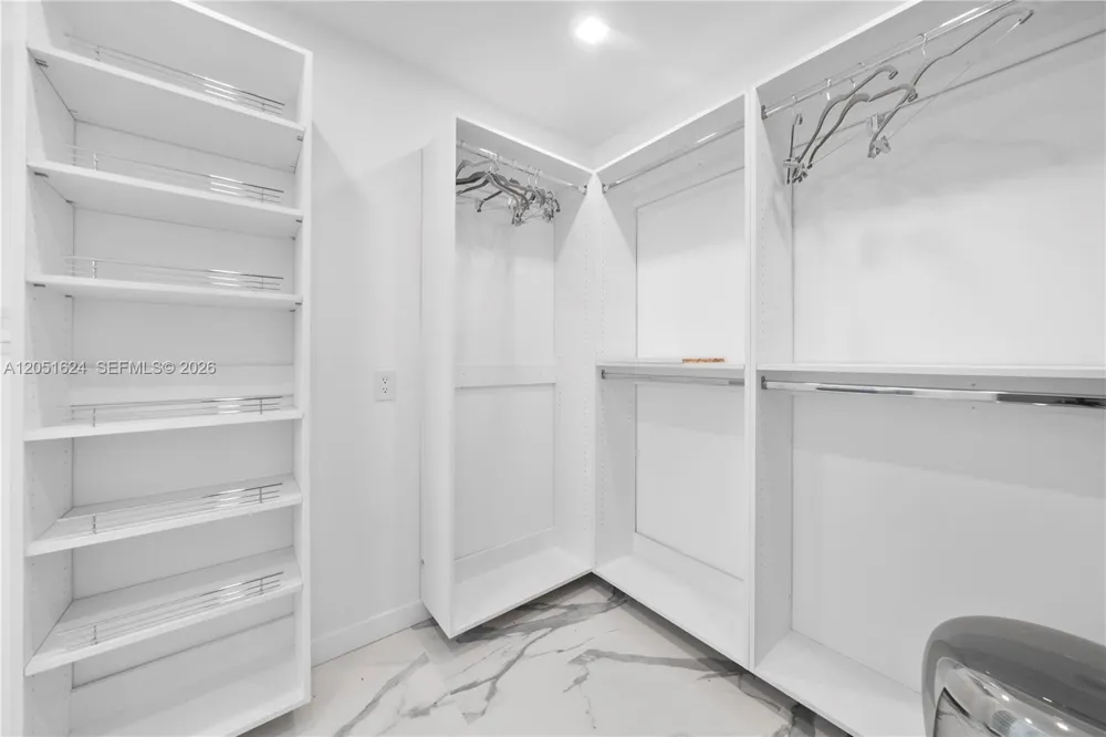 5824 Alton Rd Miami Beach, FL 33140
