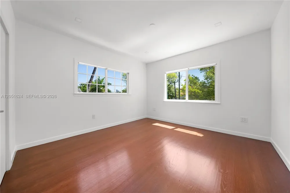 5824 Alton Rd Miami Beach, FL 33140
