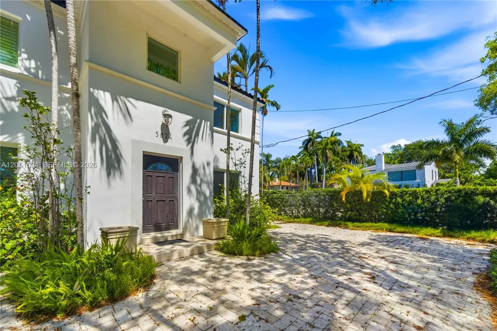 5824 Alton Rd Miami Beach, FL 33140