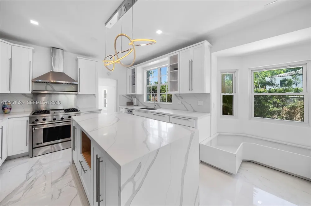 5824 Alton Rd Miami Beach, FL 33140
