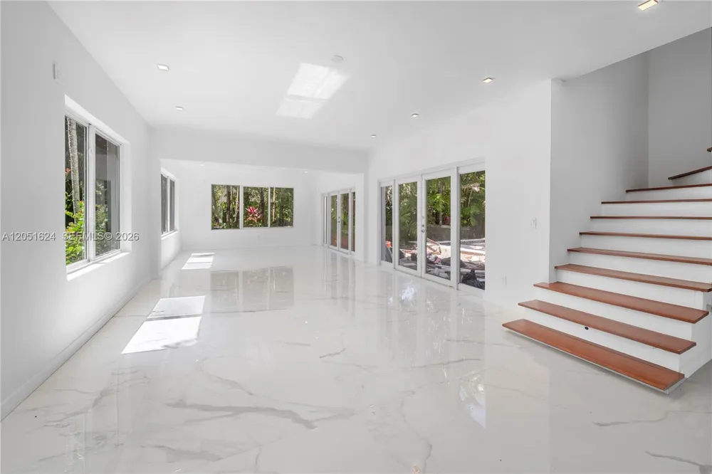 5824 Alton Rd Miami Beach, FL 33140