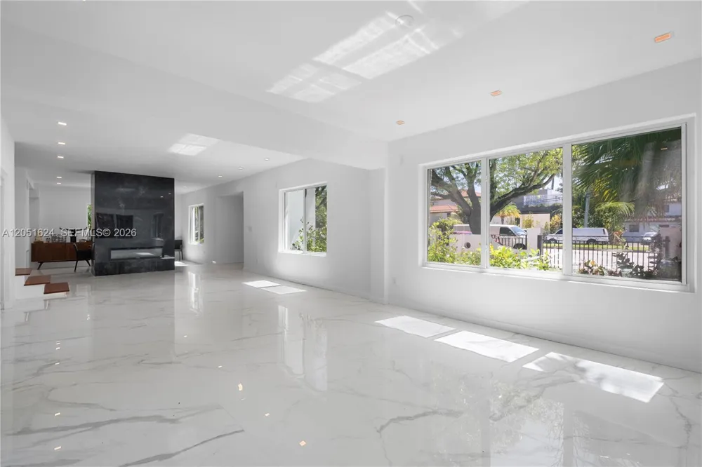 5824 Alton Rd Miami Beach, FL 33140