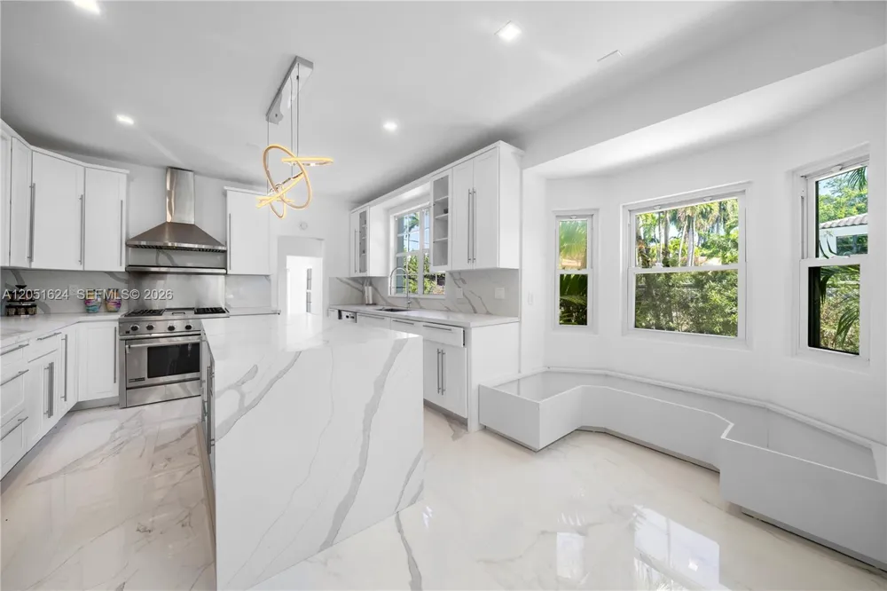 5824 Alton Rd Miami Beach, FL 33140