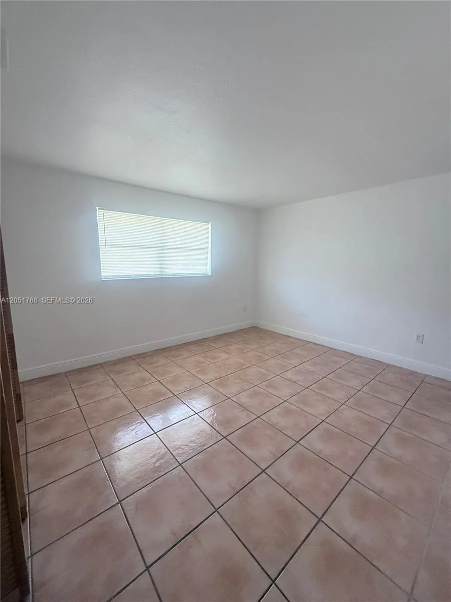 1990 NW 183rd St #11 Miami Gardens, FL 33056