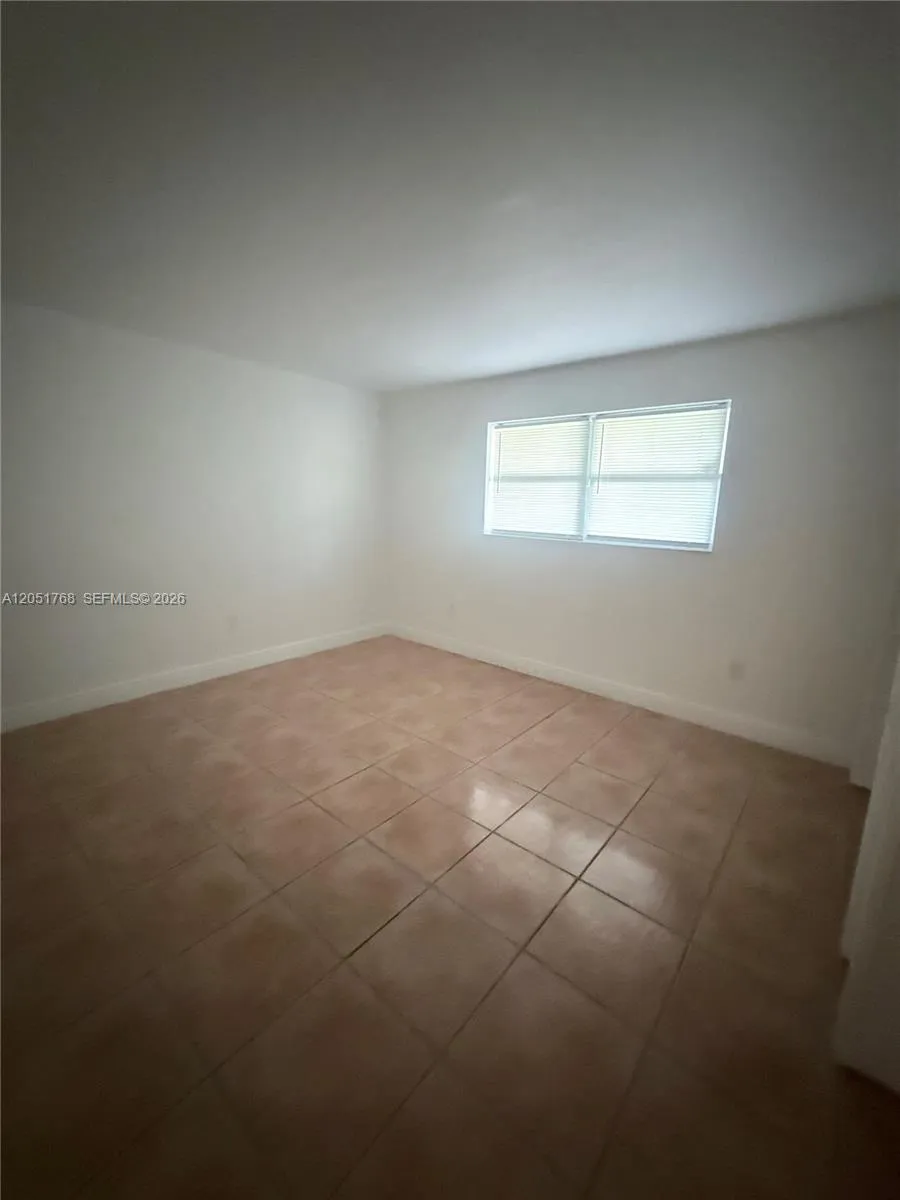 1990 NW 183rd St #11 Miami Gardens, FL 33056